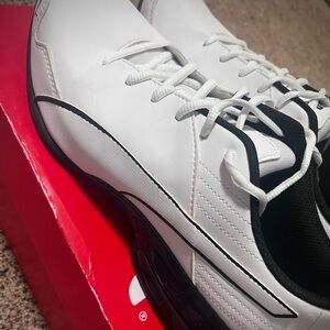 Puma Men’s White and Black Super Levitate Sneakers Shoes Size 10
